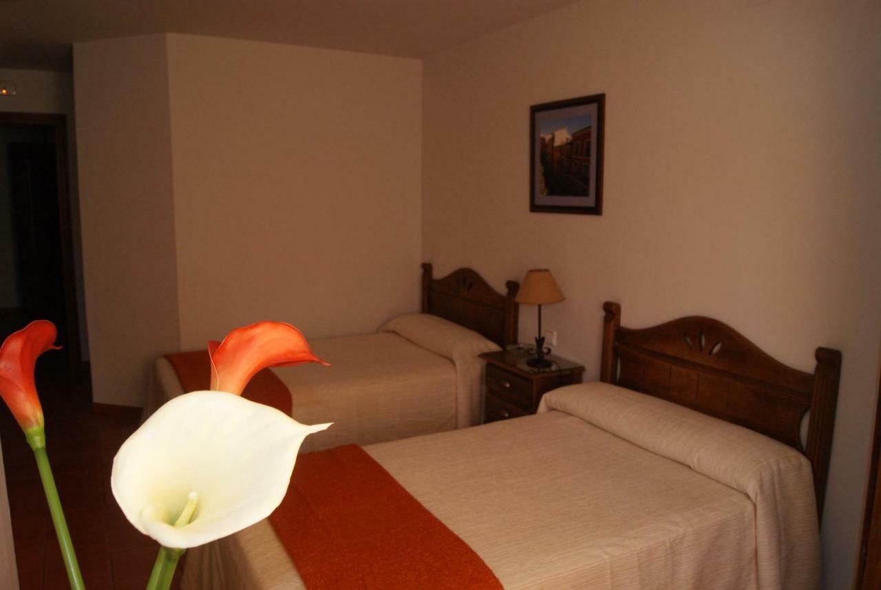 Casa Rural El Sauce. A 2,5 Km De Cuenca Capital Nohales ภายนอก รูปภาพ